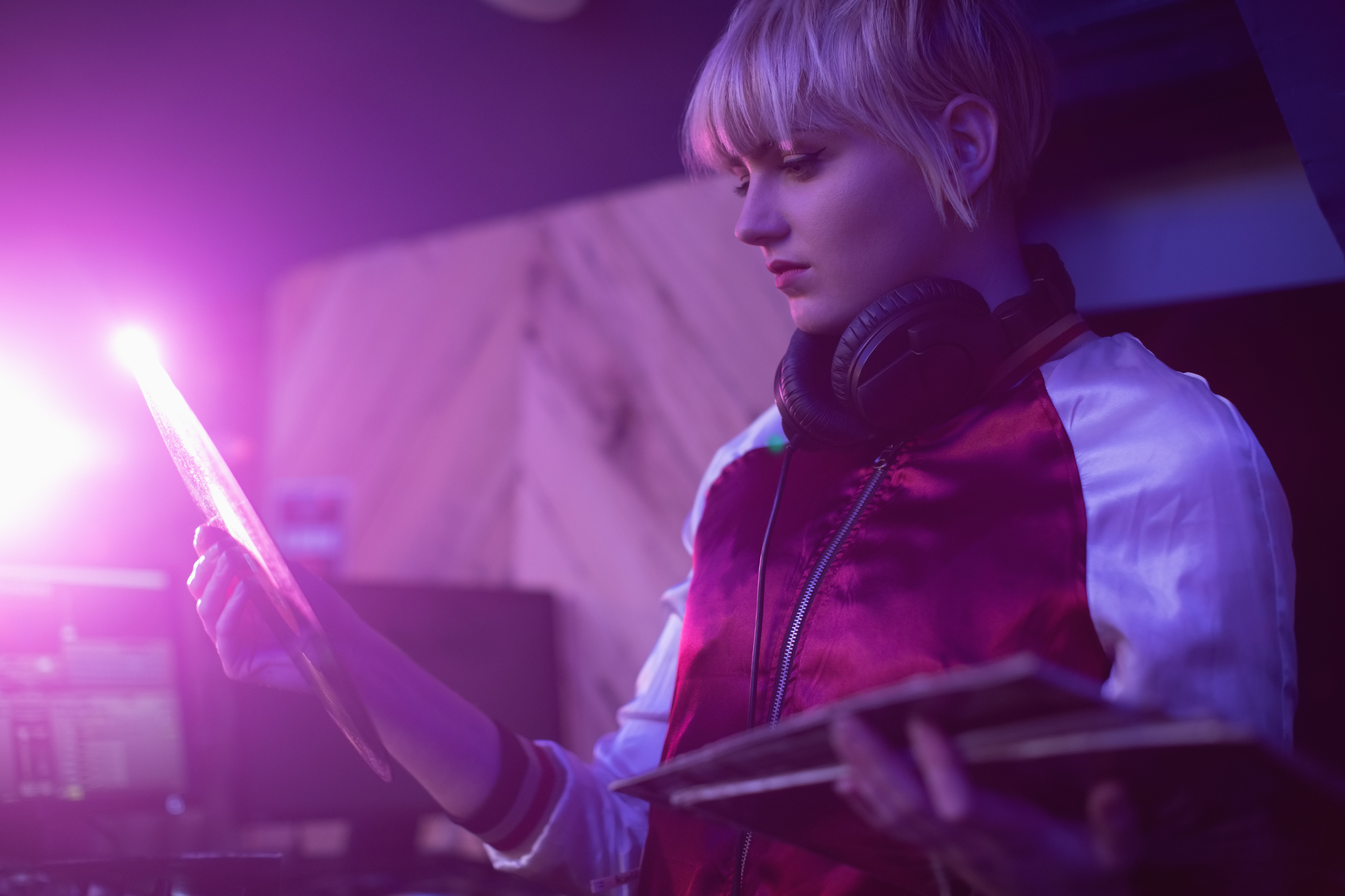 Dj
